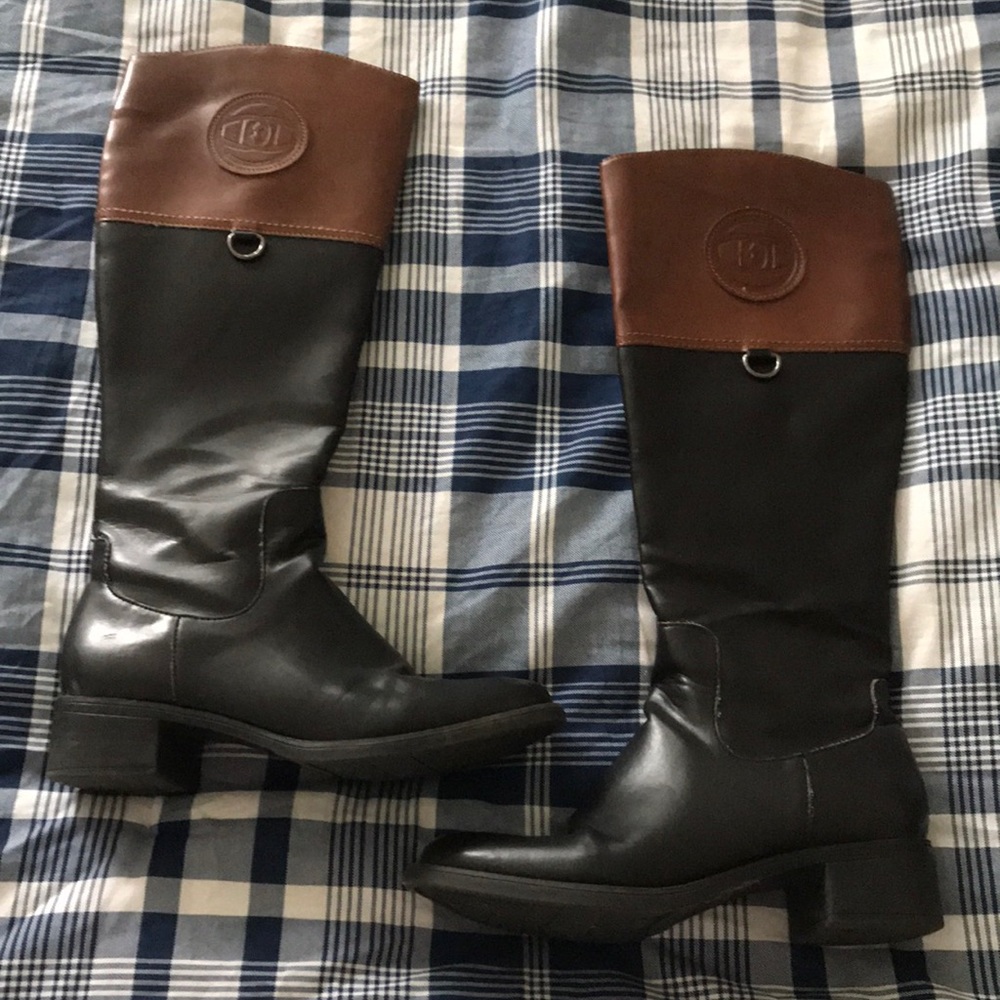 Etienne Aigner Boots